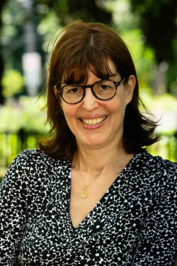 Environmental headshots of Helen Solarich