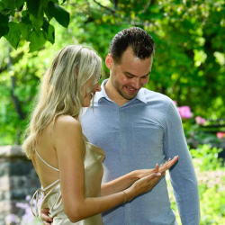 Marriage proposal between Alex Jovaisas and Jessica
